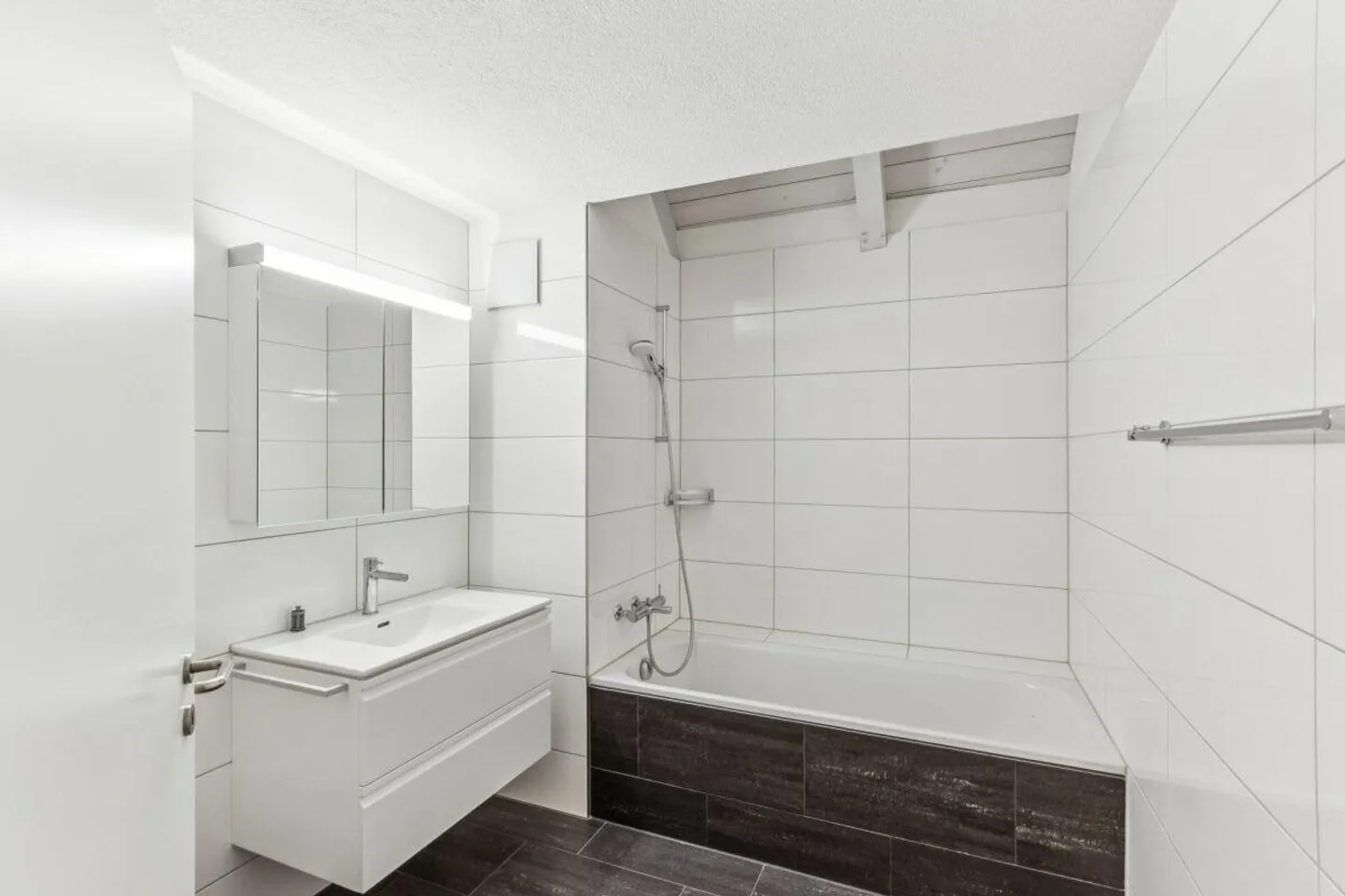 Modern Family Apartment in Park-like Surroundings - Photo 4 of 11