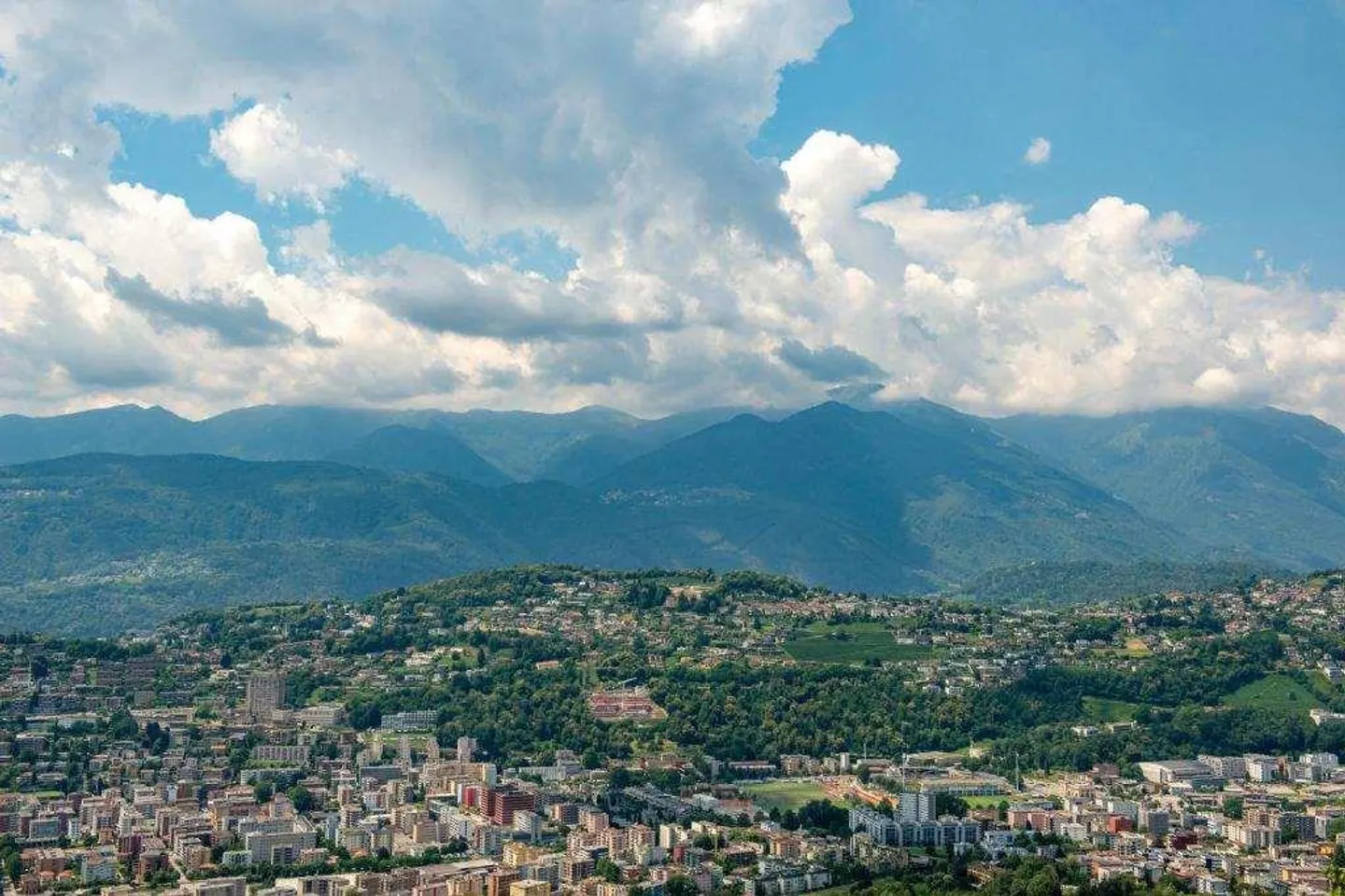 Wunderschöne Wohnung mit Terrasse und Seeblick in Aldesago, Lugano - Foto 4 von 8