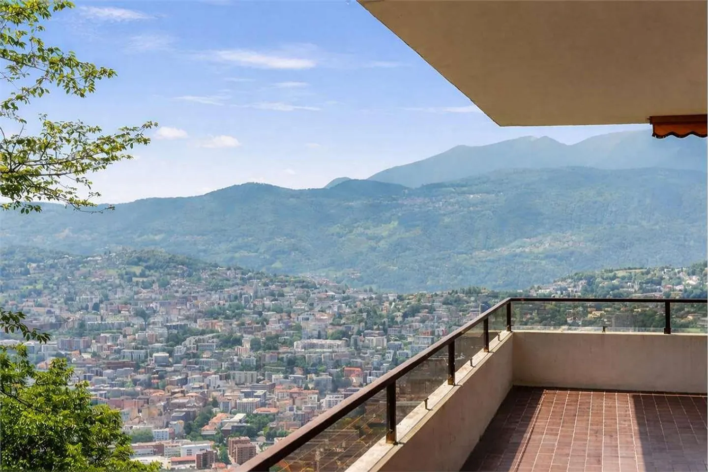 Wunderschöne Wohnung mit Terrasse und Seeblick in Aldesago, Lugano - Foto 3 von 8