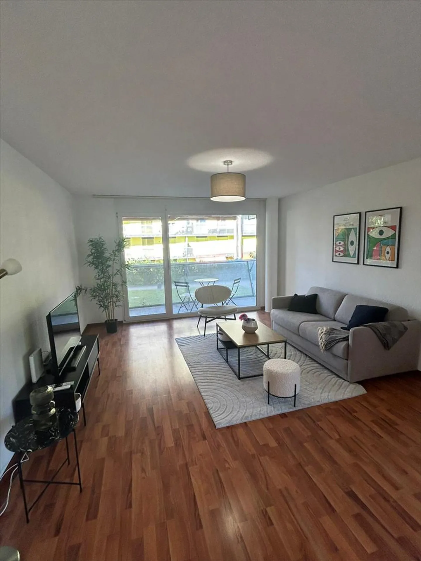 Neugasse 83 – Appartement spacieux nouvellement meublé de 2 pièces au cœur de Zurich ! - Photo 2 sur 5