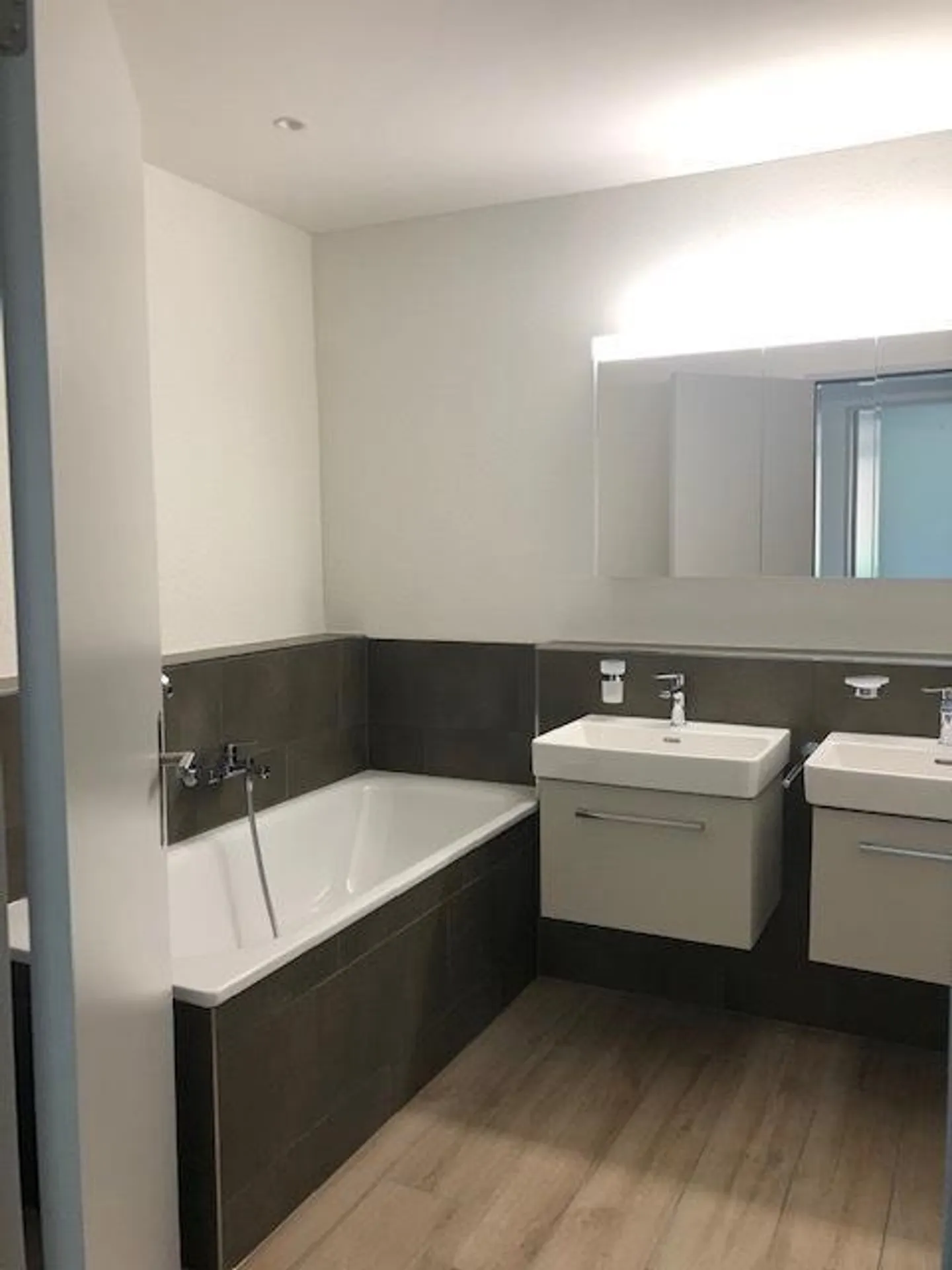 Ampio appartamento 4.5 locali - Foto 7 di 11