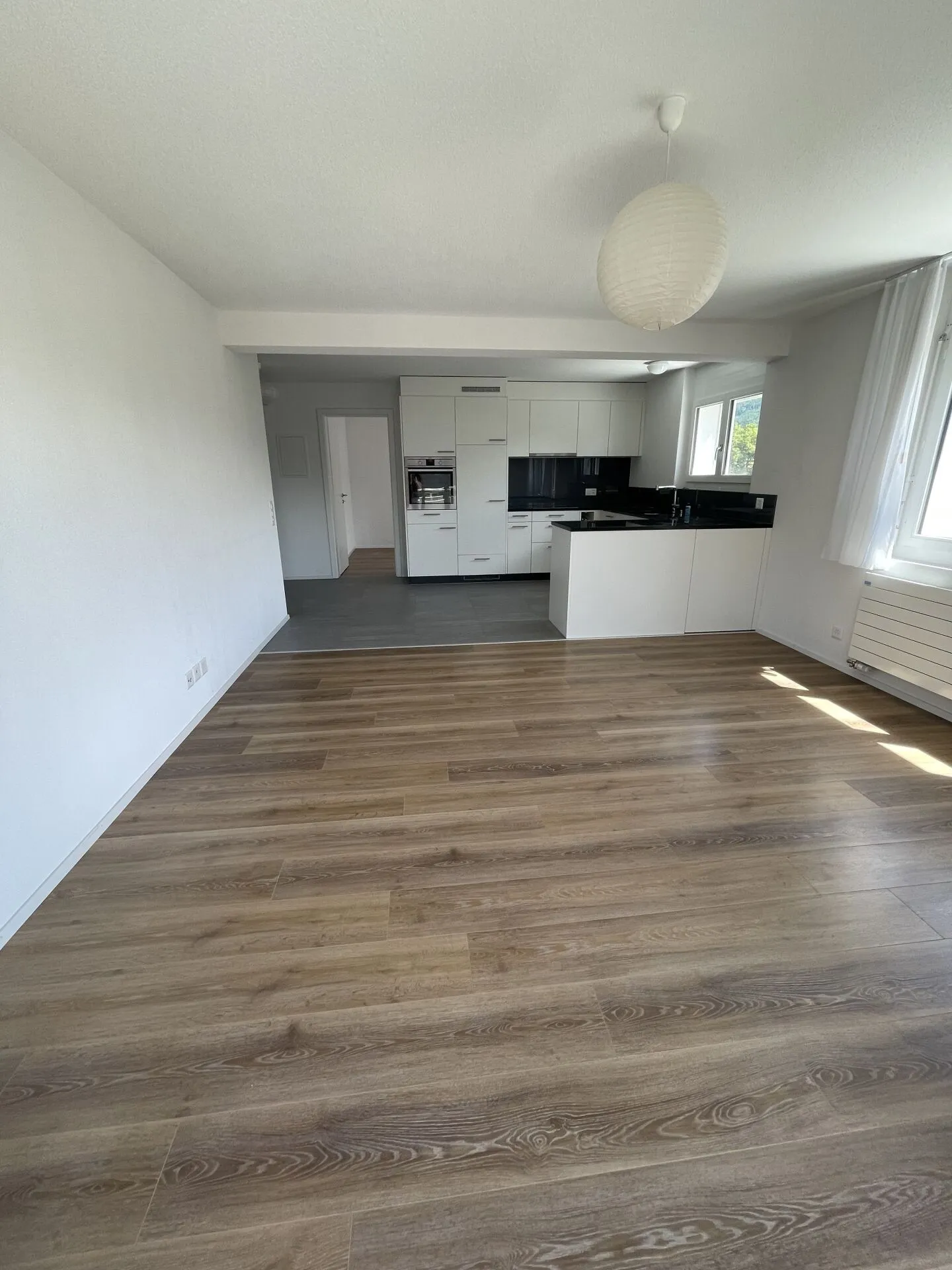 Sunny 3.5-room apartment with roof terrace - Photo 2 of 12