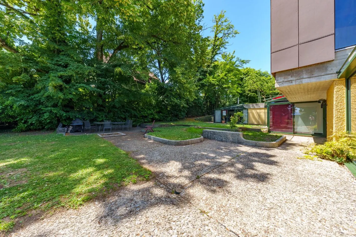 Large property with view and proximity to lake - Photo 12 of 13