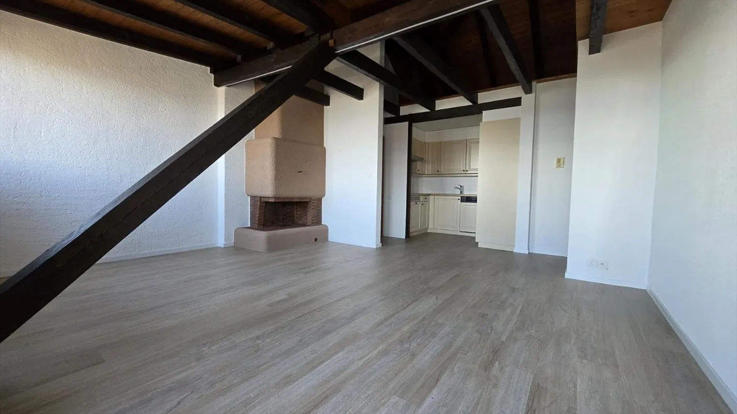 Ultimo piano 3.5 stanze - Foto 1 di 13