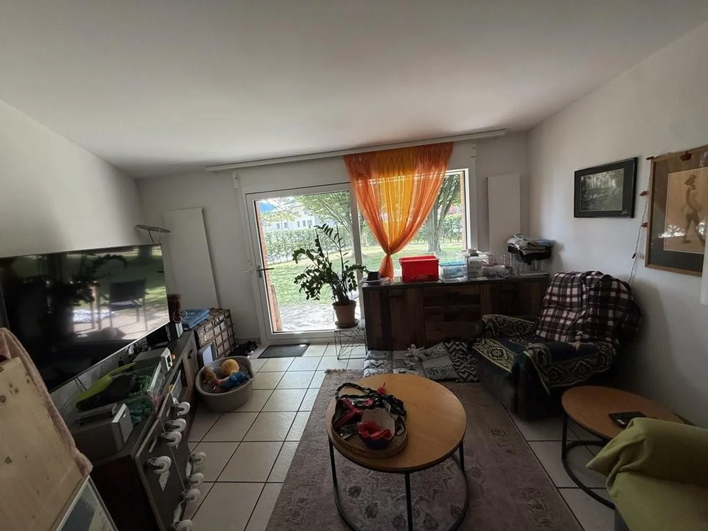 Appartement Charmant dans un Quartier Verdoyant - Photo 3 sur 8