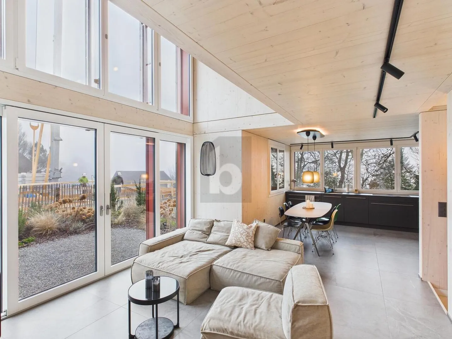 MAISON HAUT DE GAMME, EXCLUSIVE, MEUBLÉE, PRÊTE À ÊTRE HABITÉE ! - Photo 3 sur 6