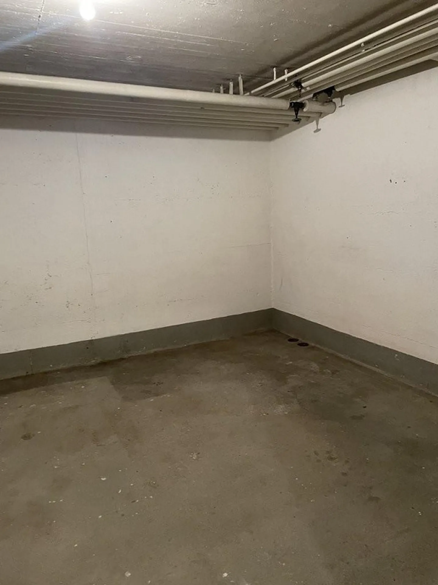 Espace de stockage spacieux à Adliswil - Photo 2 sur 5