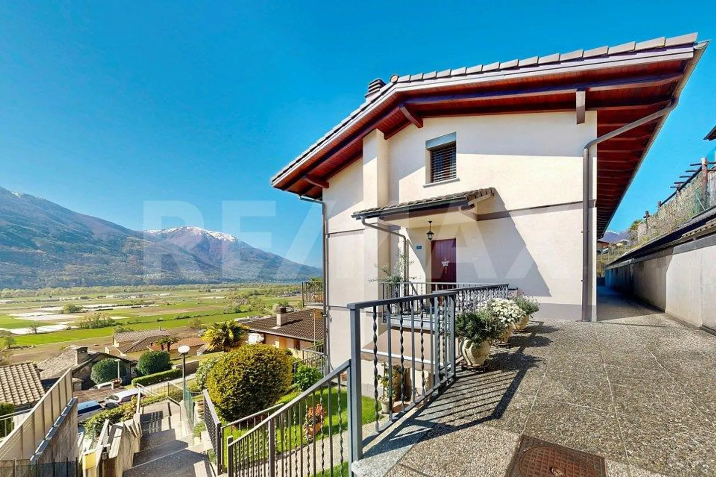 Casa 7.5 locali con vista lago - Foto 5 di 13