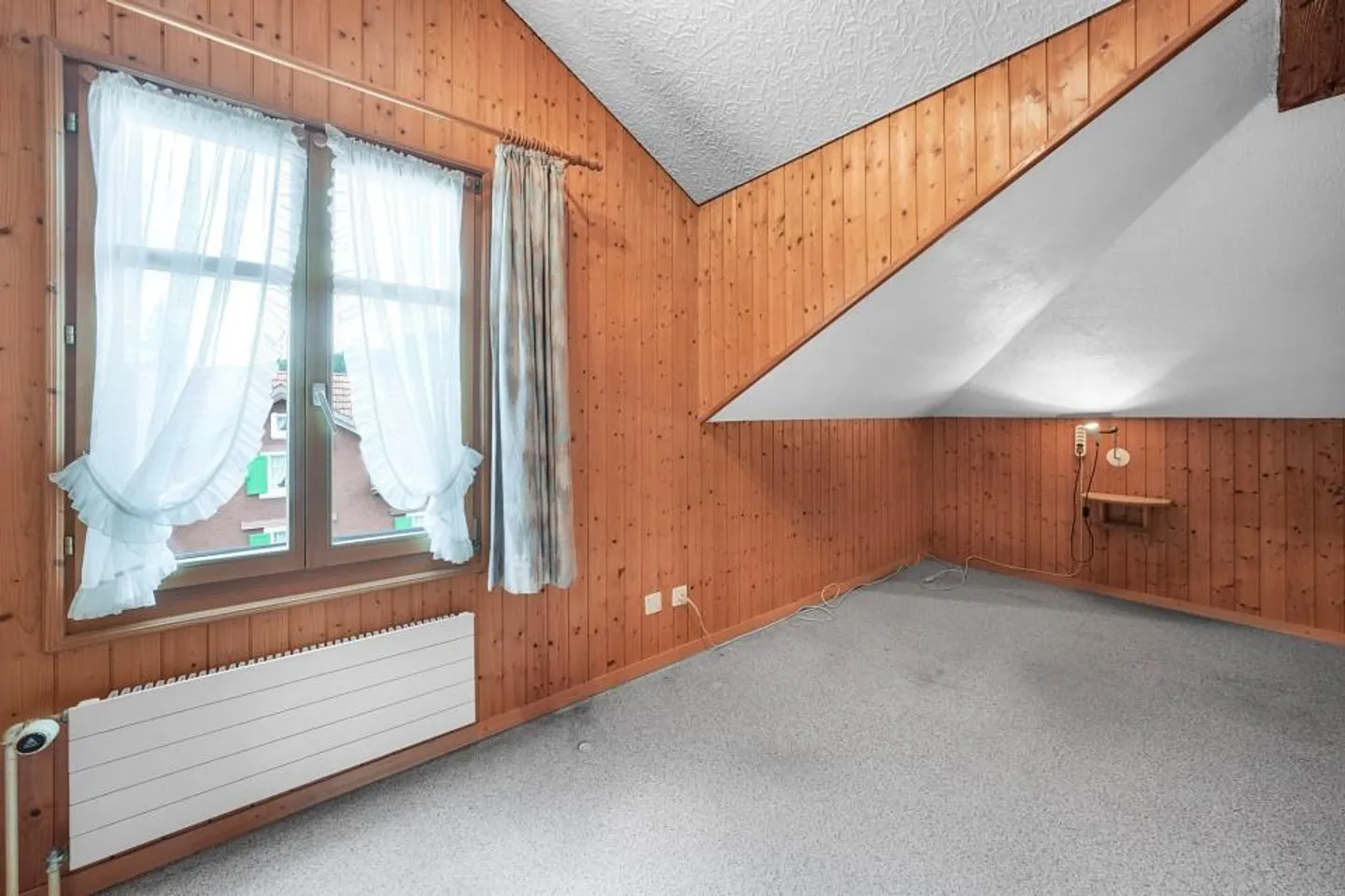Large Residential House with Apartment - Photo 9 of 13