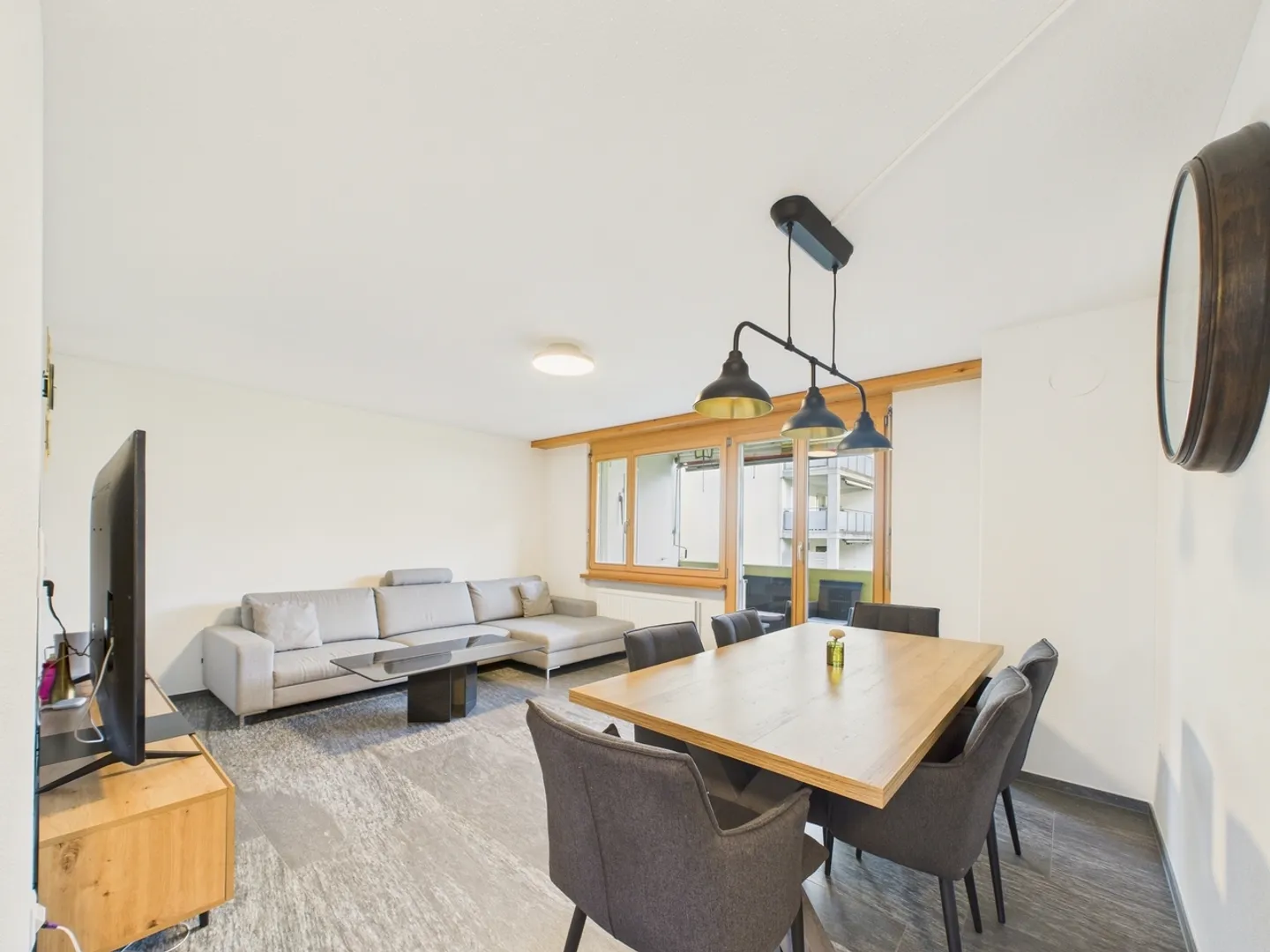 Charming apartment with a magnificent view in Bazenheid - Photo 1 of 9