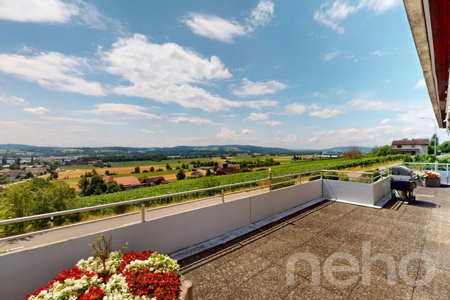 189 m2 large terrace apartment with garden in the idyllic vineyard slope - Photo 4 of 12