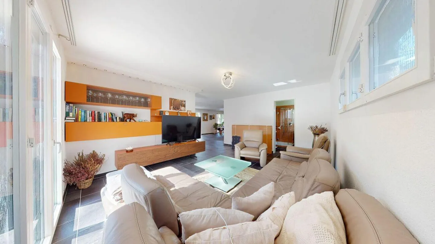 8 Zimmer Einfamilienhaus mit Einliegerwohnung - Foto 9 von 30