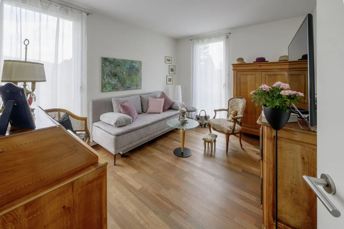 Single-family house with spacious garden in a family-friendly neighborhood - Photo 10 of 13