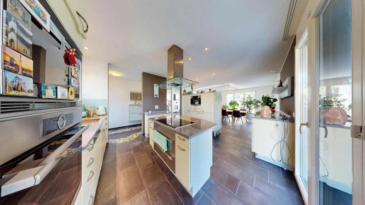 8 Zimmer Einfamilienhaus mit Einliegerwohnung - Foto 3 von 30