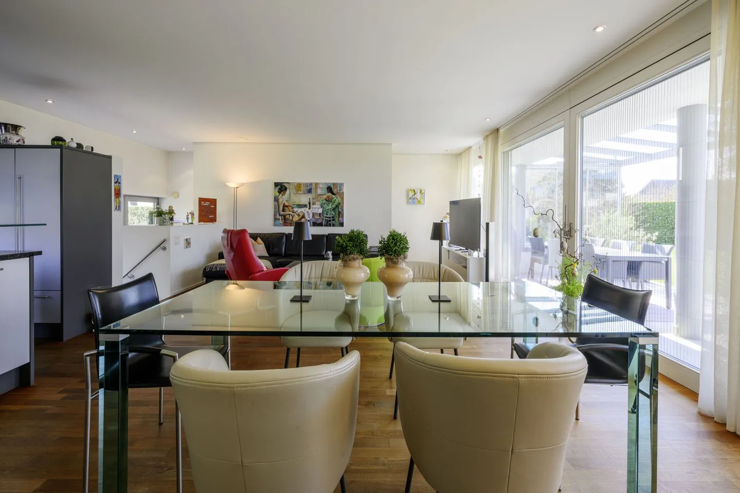 Single-family house with spacious garden in a family-friendly neighborhood - Photo 4 of 13