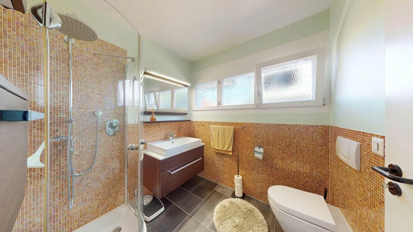 8 Zimmer Einfamilienhaus mit Einliegerwohnung - Foto 10 von 30