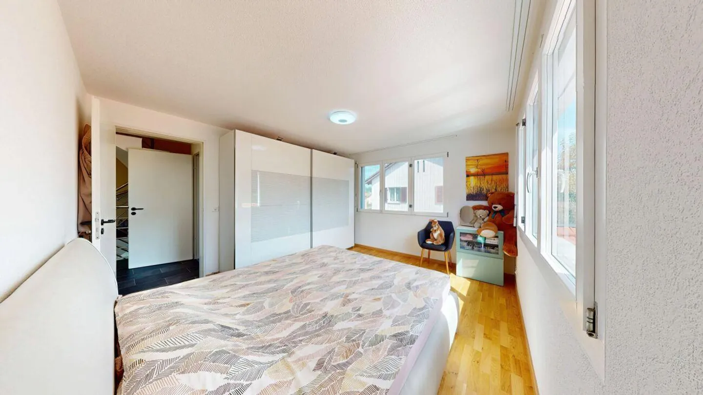 8 Zimmer Einfamilienhaus mit Einliegerwohnung - Foto 11 von 30