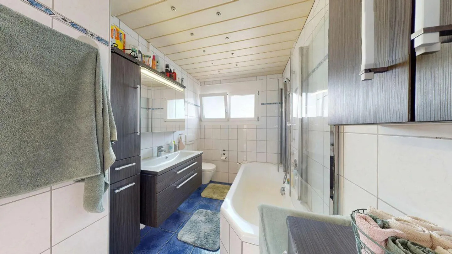 8 Zimmer Einfamilienhaus mit Einliegerwohnung - Foto 12 von 30