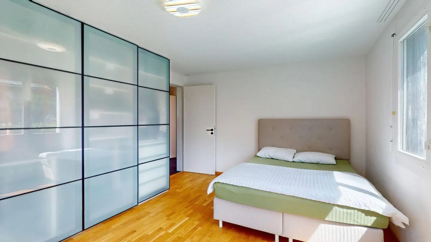 8 Zimmer Einfamilienhaus mit Einliegerwohnung - Foto 14 von 30