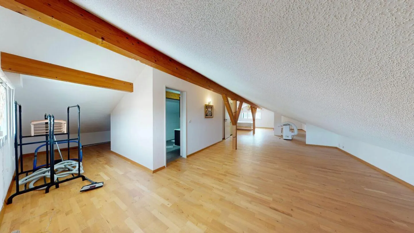 8 Zimmer Einfamilienhaus mit Einliegerwohnung - Foto 16 von 30