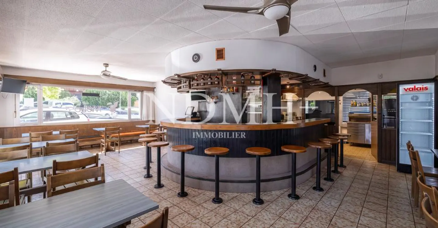 Insieme di lotti commerciali in proprietà condivisa - Foto 1 di 12