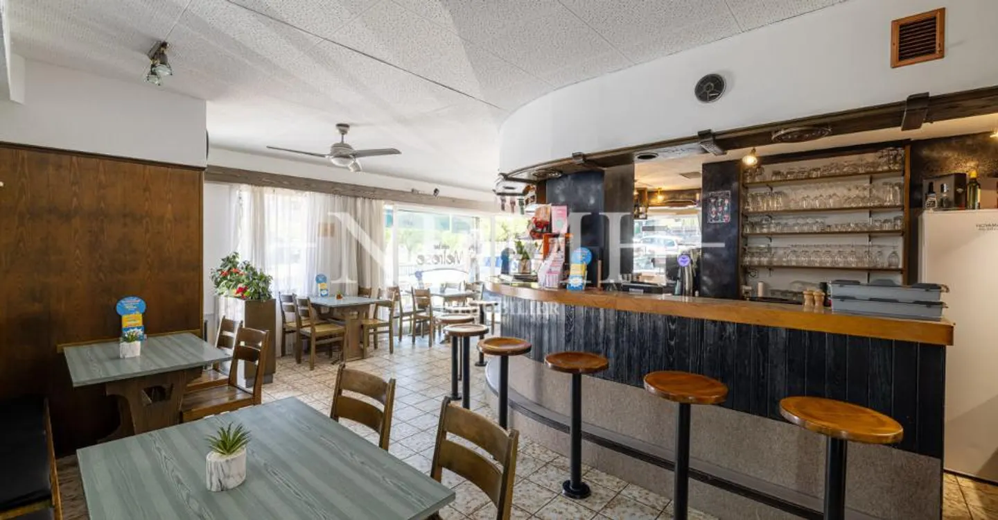 Insieme di lotti commerciali in proprietà condivisa - Foto 2 di 12