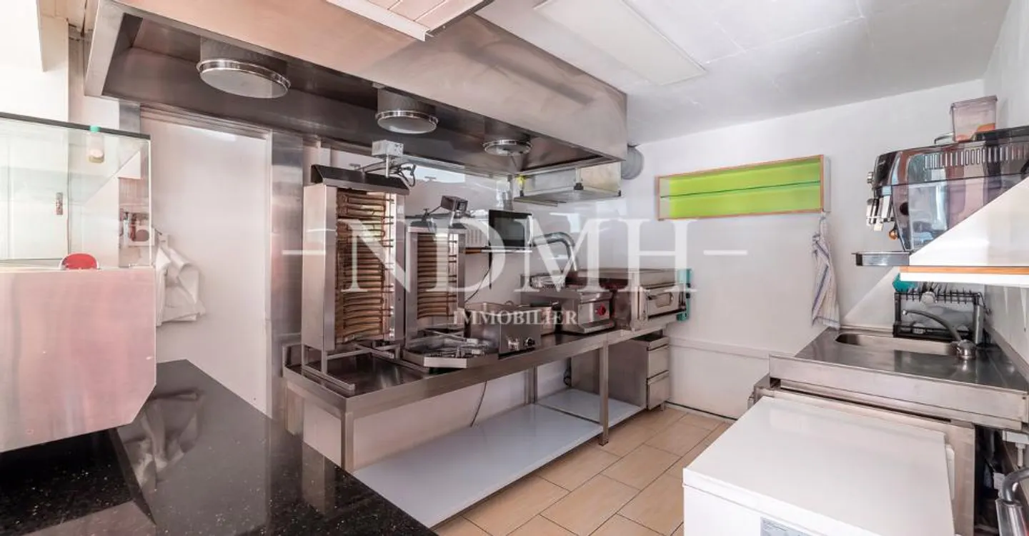 Insieme di lotti commerciali in proprietà condivisa - Foto 5 di 12