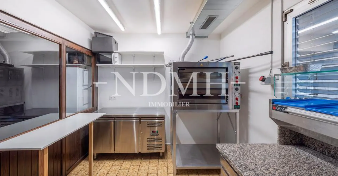 Insieme di lotti commerciali in proprietà condivisa - Foto 6 di 12