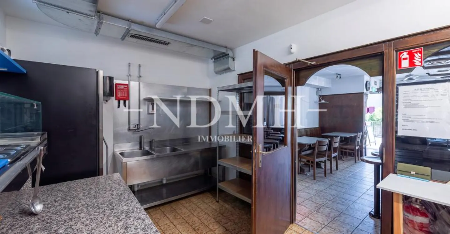 Insieme di lotti commerciali in proprietà condivisa - Foto 7 di 12