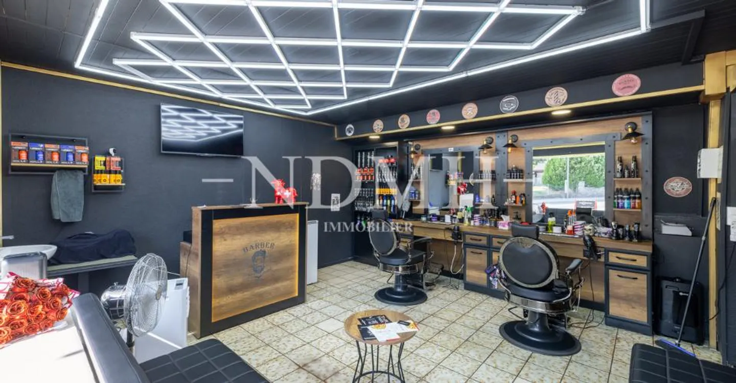 Insieme di lotti commerciali in proprietà condivisa - Foto 3 di 12