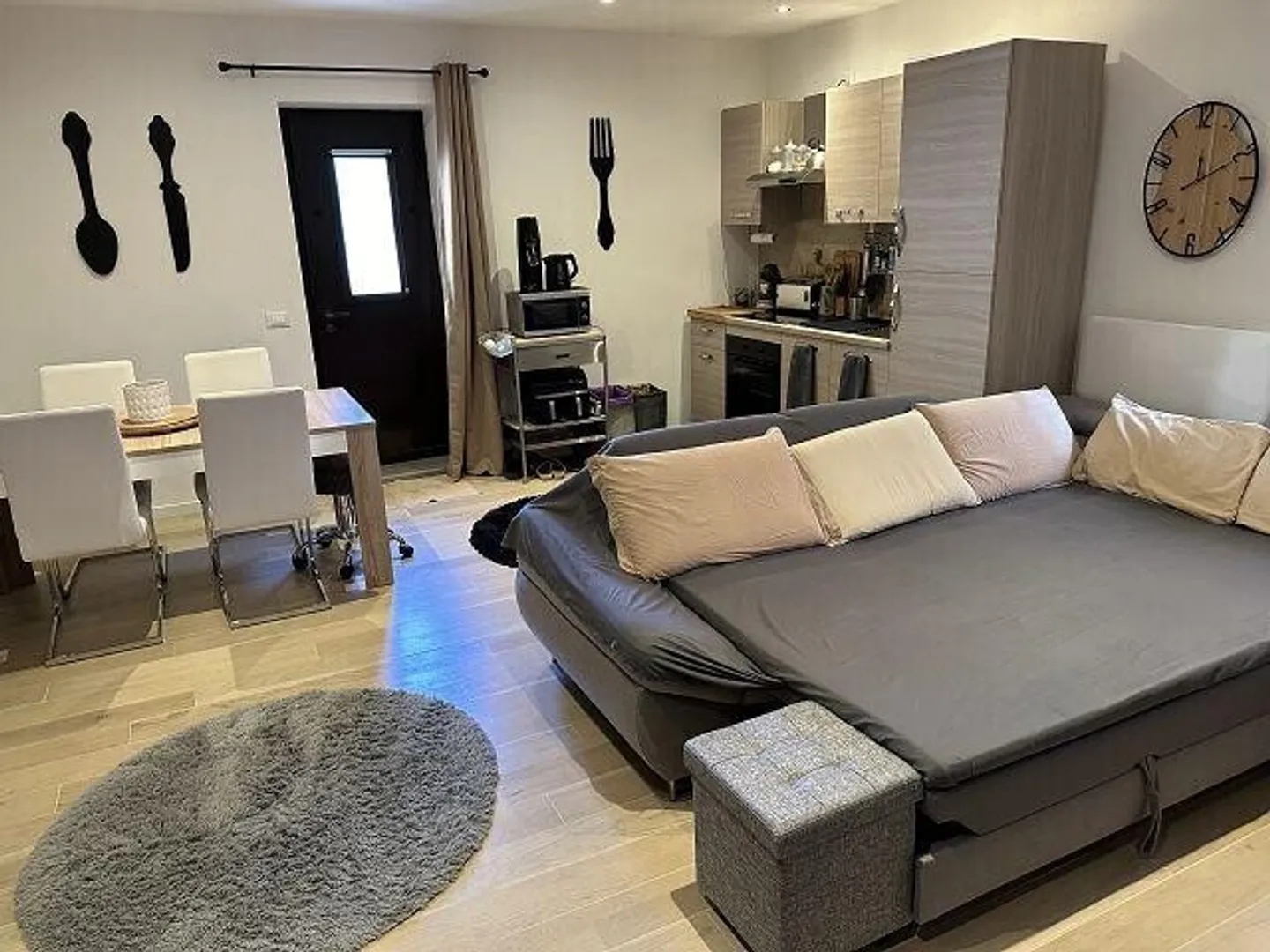 2-family house with 3-room and 2-room apartments in a very quiet... - Photo 9 of 13