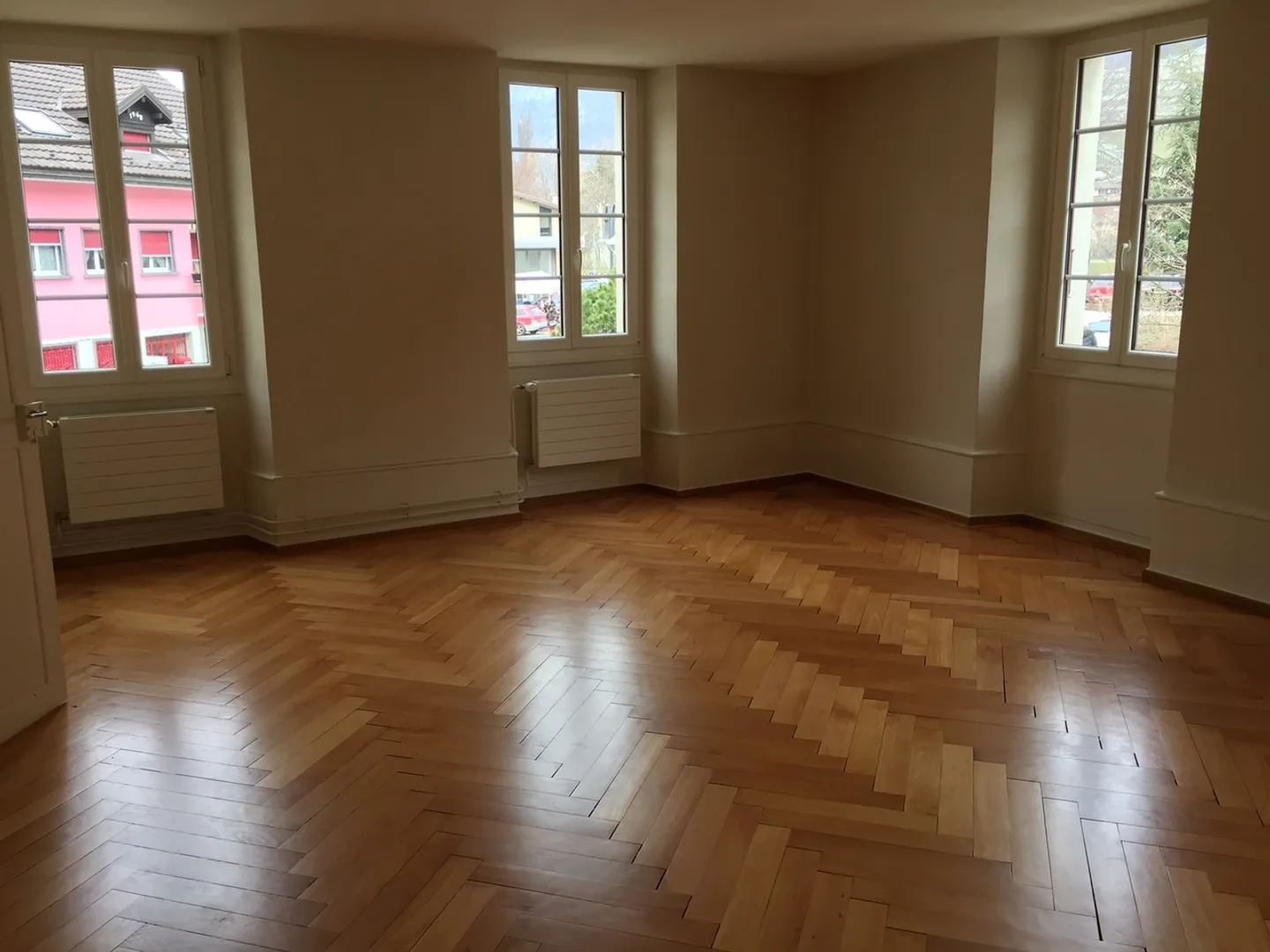 3-room apartment on the 1st floor - Photo 3 of 8