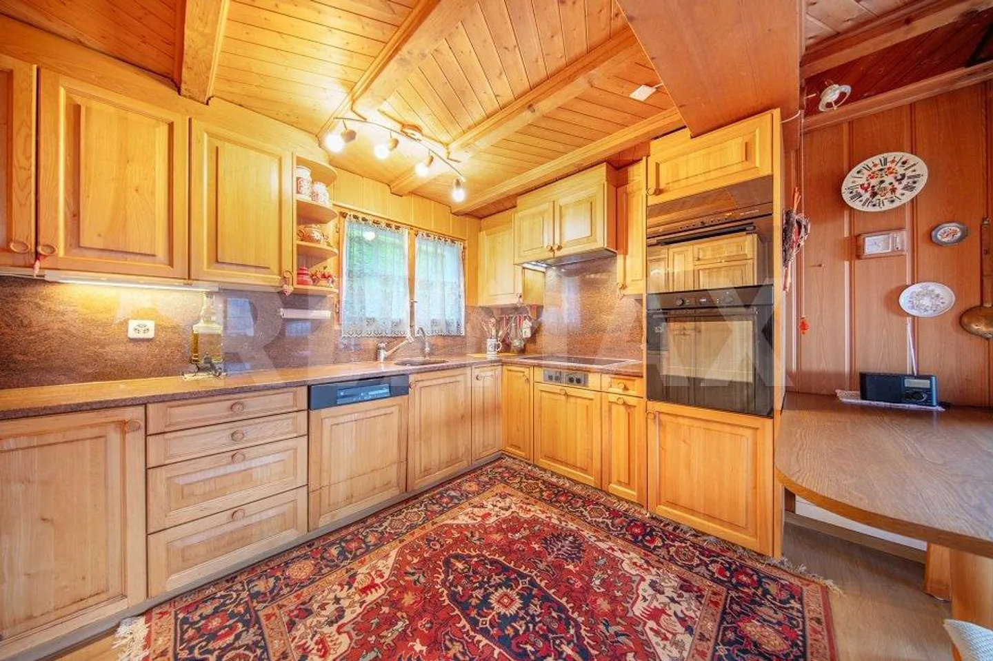 Maison de campagne confortable et bien entretenue de 4,5 pièces avec vue panoramique à couper le souffle dans un emplacement ensoleillé, Siebnen SZ - Photo 5 sur 13