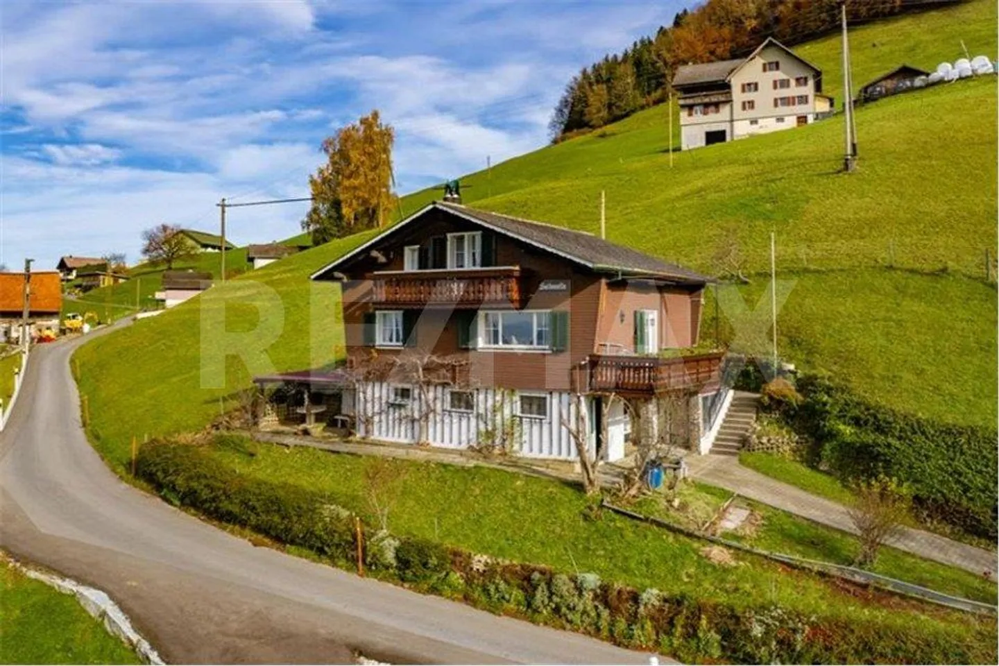Maison de campagne confortable et bien entretenue de 4,5 pièces avec vue panoramique à couper le souffle dans un emplacement ensoleillé, Siebnen SZ - Photo 1 sur 13