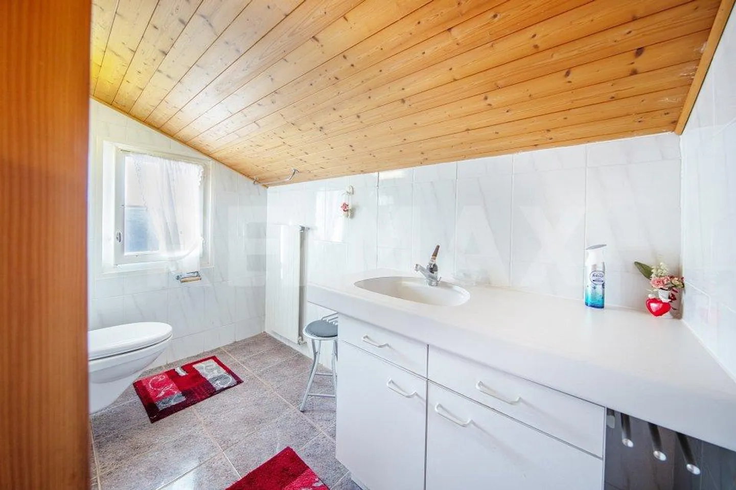 Maison de campagne confortable et bien entretenue de 4,5 pièces avec vue panoramique à couper le souffle dans un emplacement ensoleillé, Siebnen SZ - Photo 9 sur 13