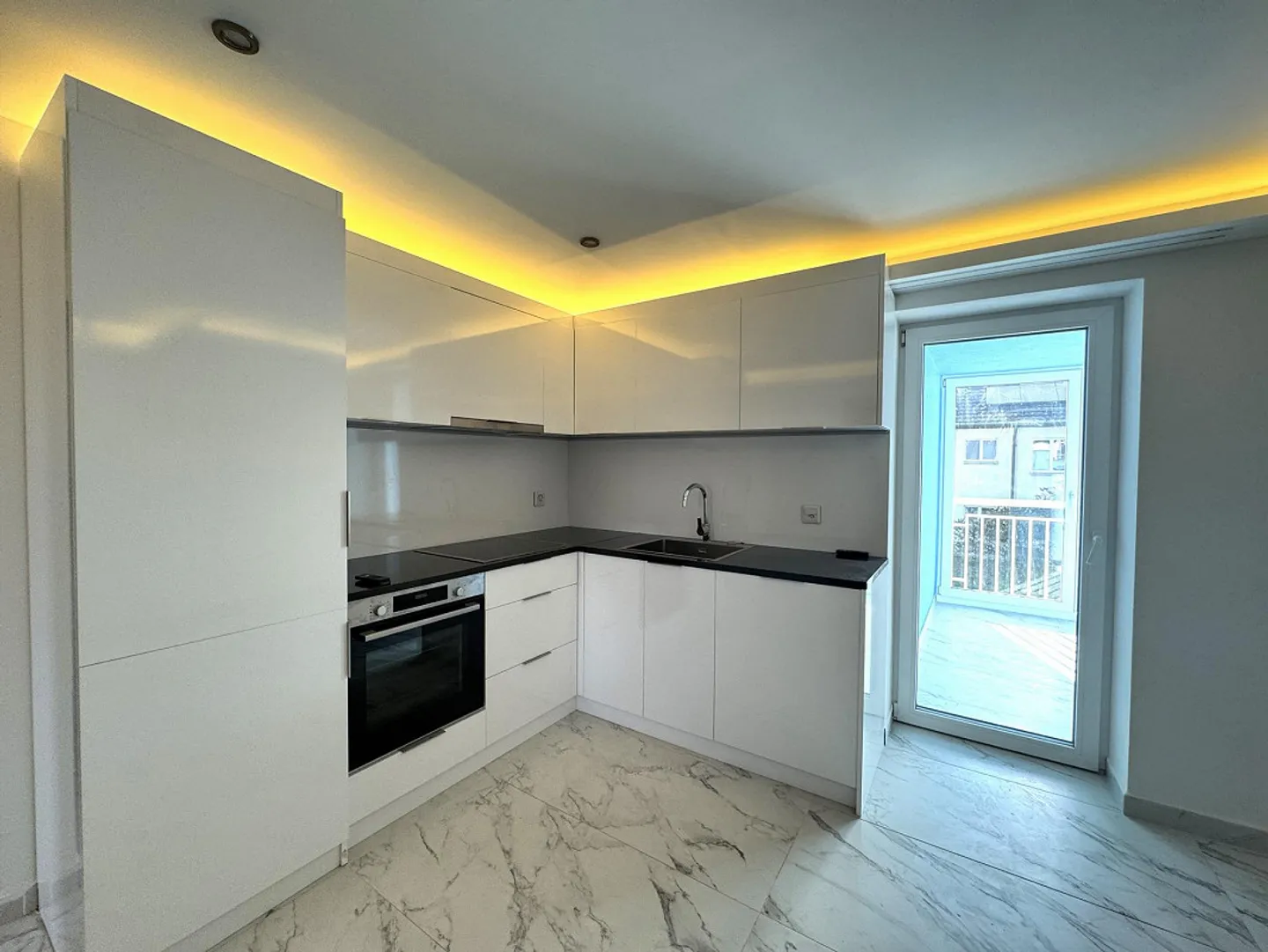 First occupancy - 3.5-room apartment in a central location in Bad Zurzach - Photo 2 of 8