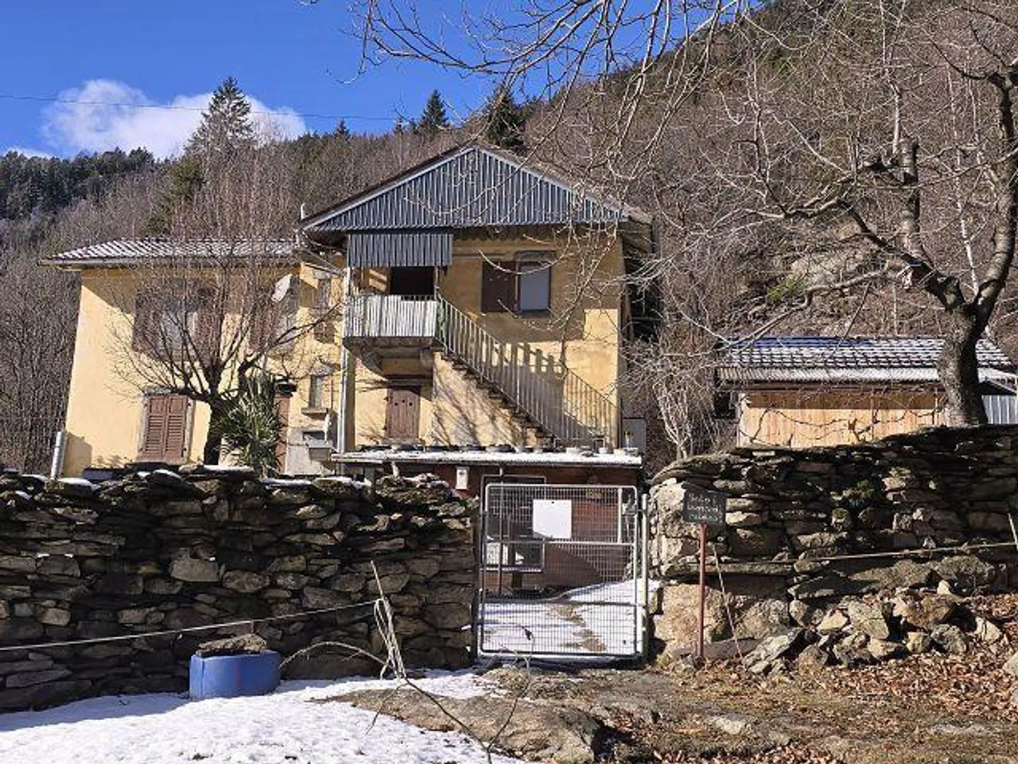 Charmantes Chalet mit Garten - Foto 2 von 38