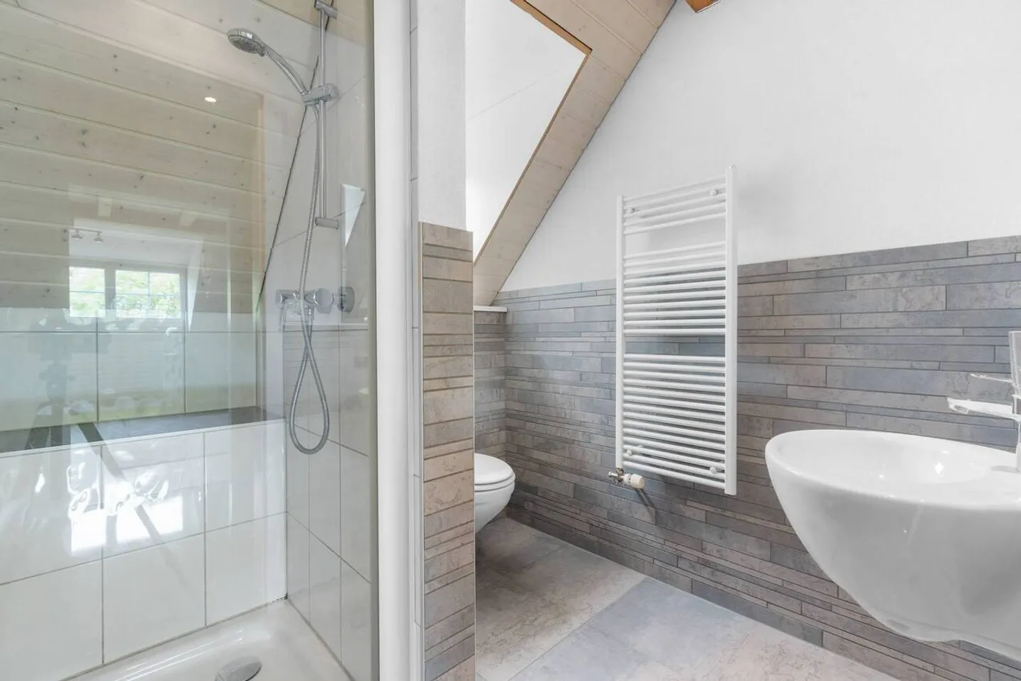 Charming Baselbieter farmhouse with modern living comfort! - Photo 12 of 15