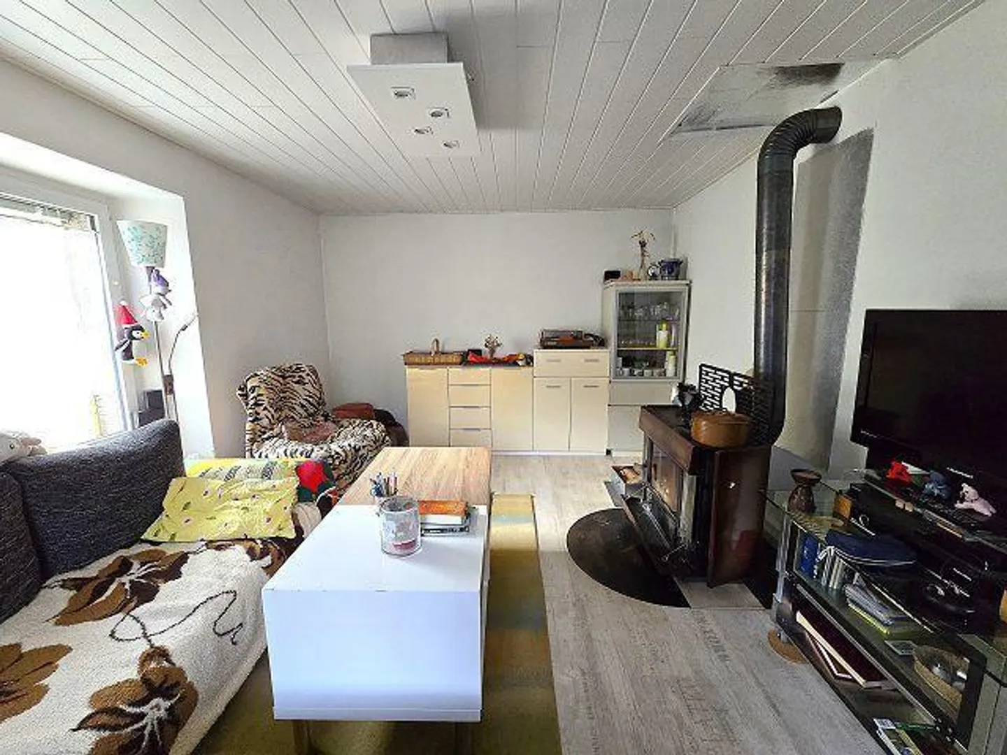 Charmantes Chalet mit Garten - Foto 3 von 38