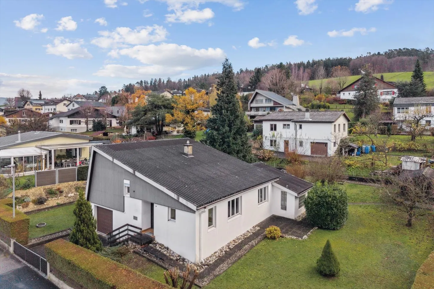 Single-family house with great potential in Rossemaison - Photo 1 of 11