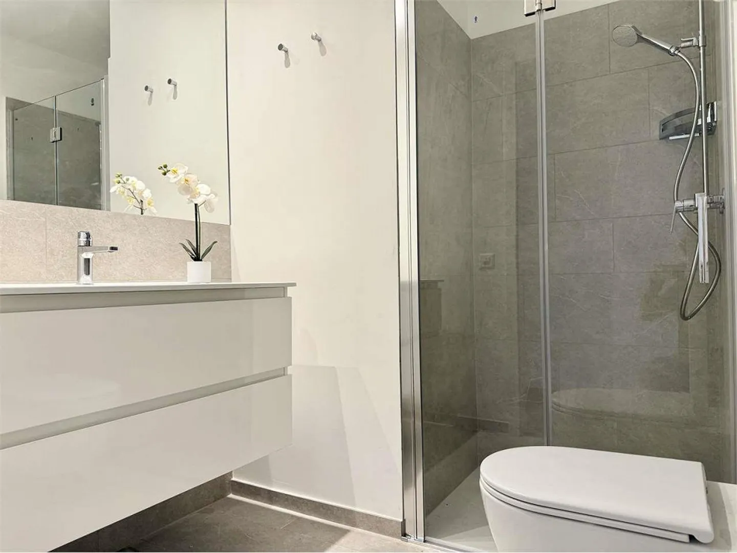 Bellinzona Centro, a 3 minuti dalla stazione - Appartamento mansardato di 3,5 locali arredato - Foto 7 di 7