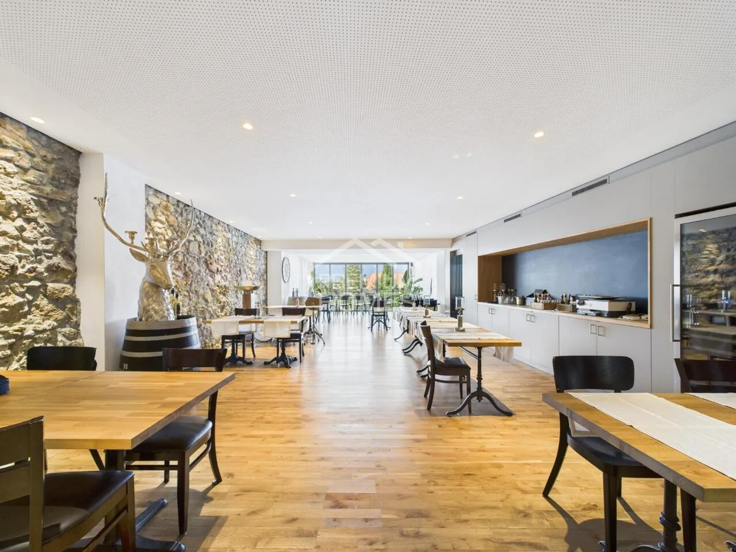 Stilvolles Restaurant und Wohnraum - Foto 3 von 12