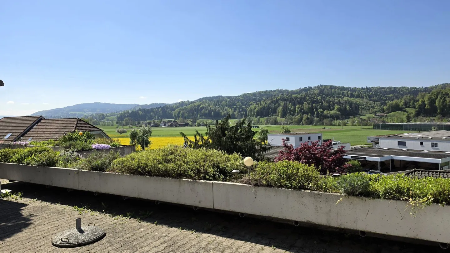 Appartement en terrasse de 5,5 pièces avec vue imprenable - Photo 1 sur 6