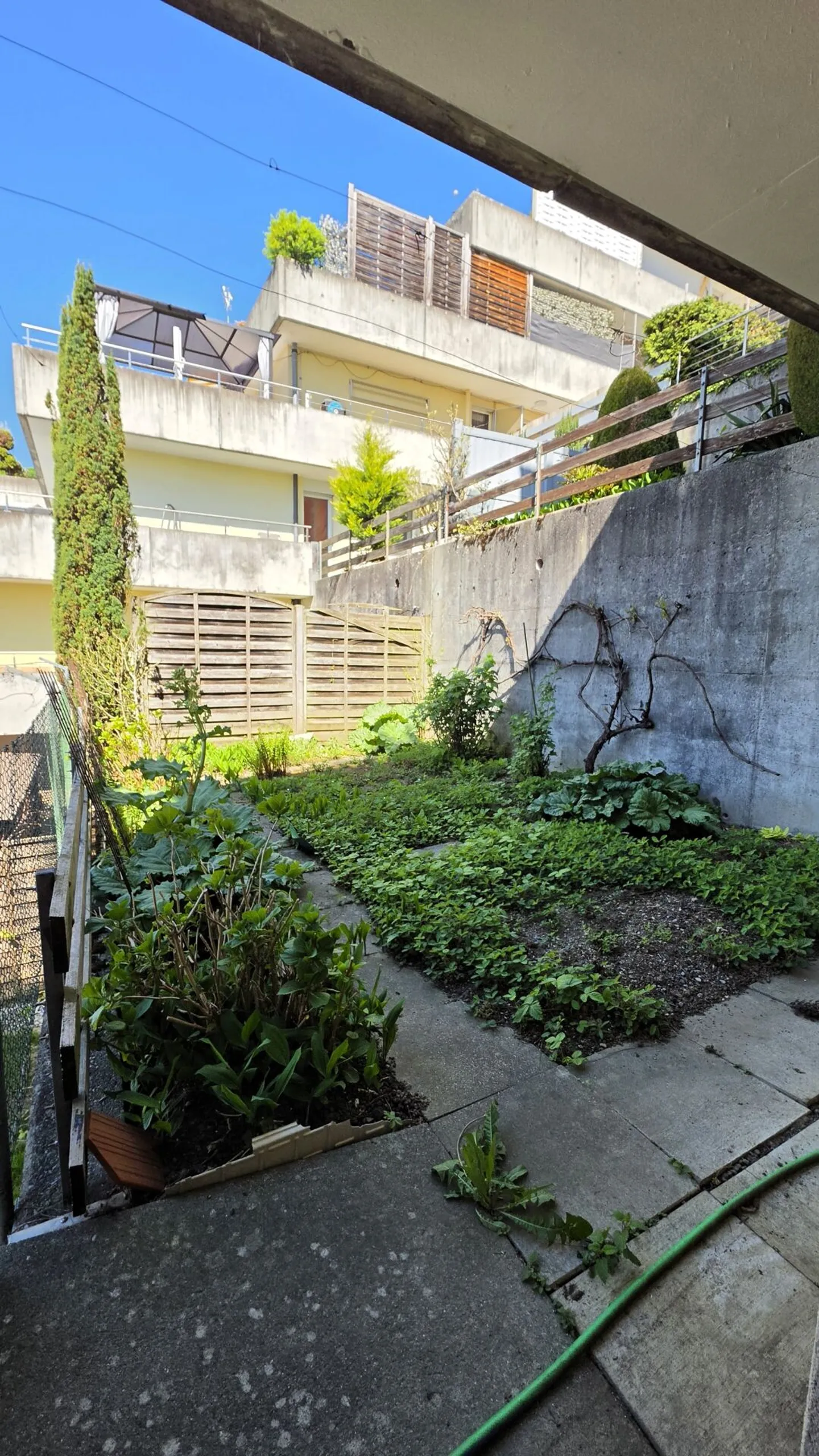 Appartement en terrasse de 5,5 pièces avec vue imprenable - Photo 4 sur 6