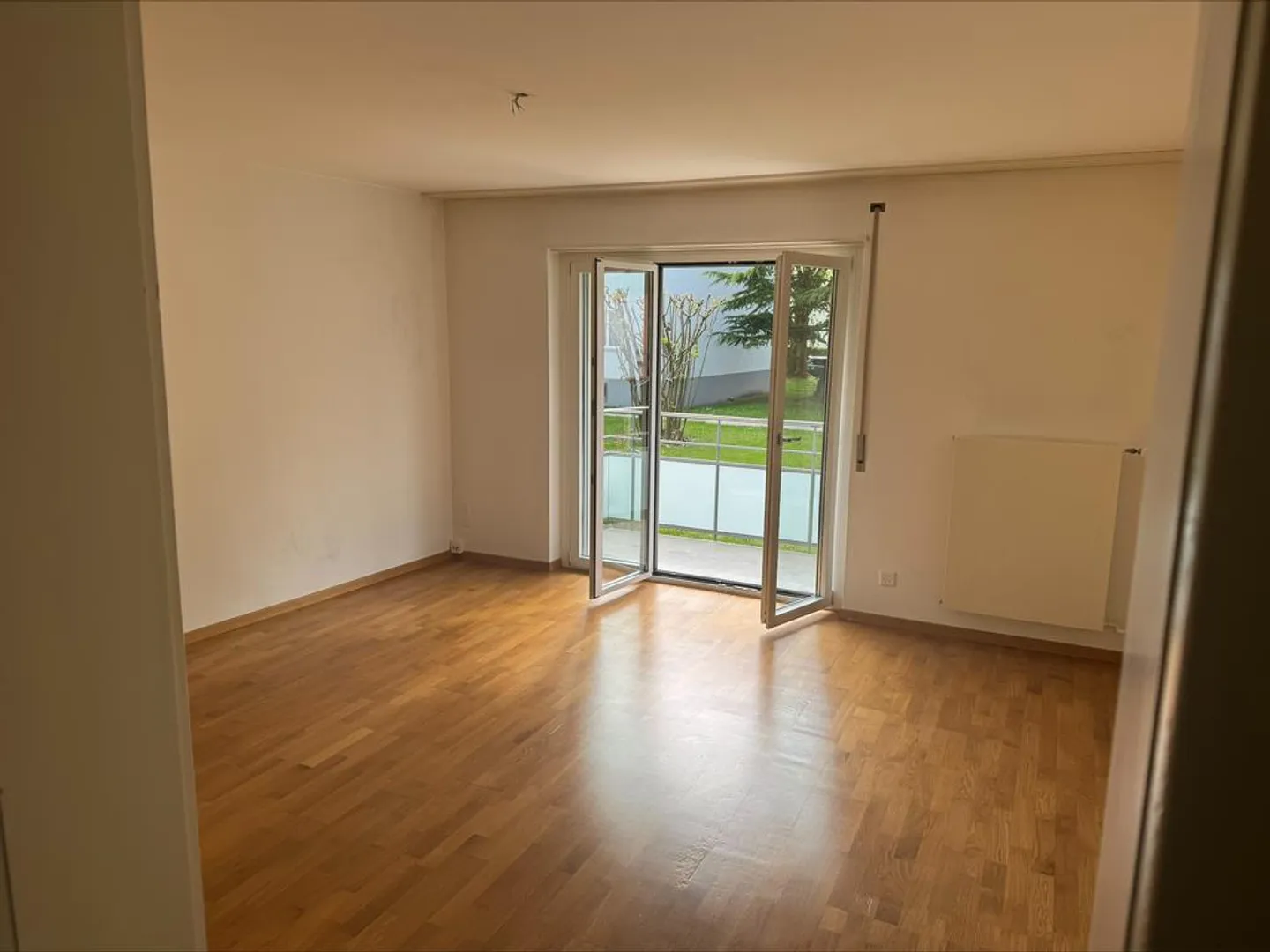 Modern 3-room apartment in a quiet neighborhood in Wollishofen - Photo 2 of 5