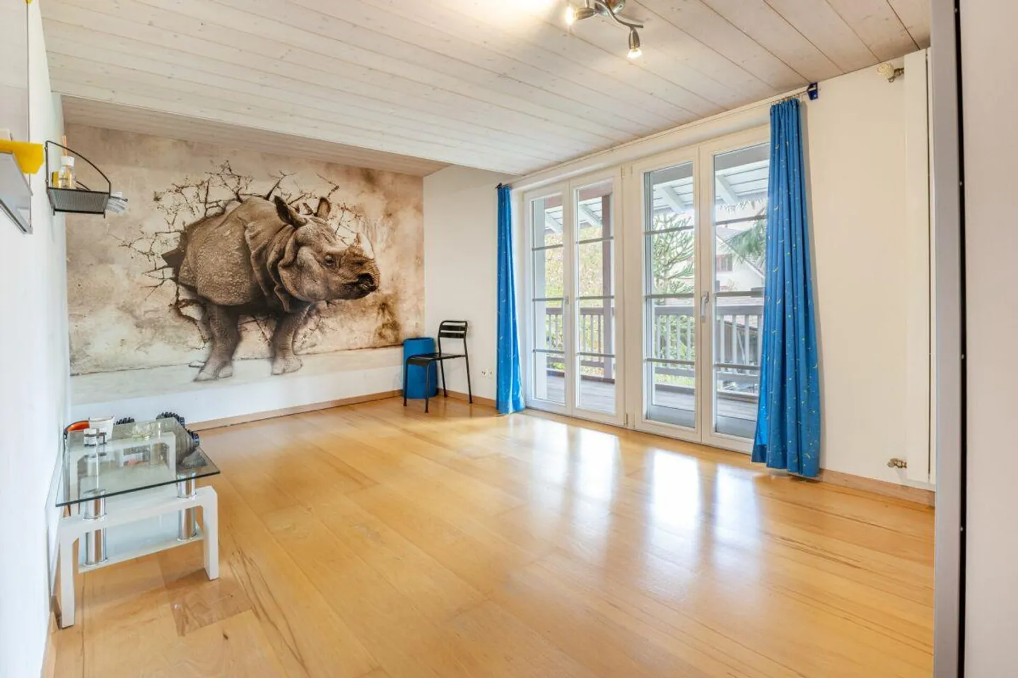 A Place to Arrive: 5.5-Room Gem with Garden Paradise & Swimming Pond - Photo 16 of 19