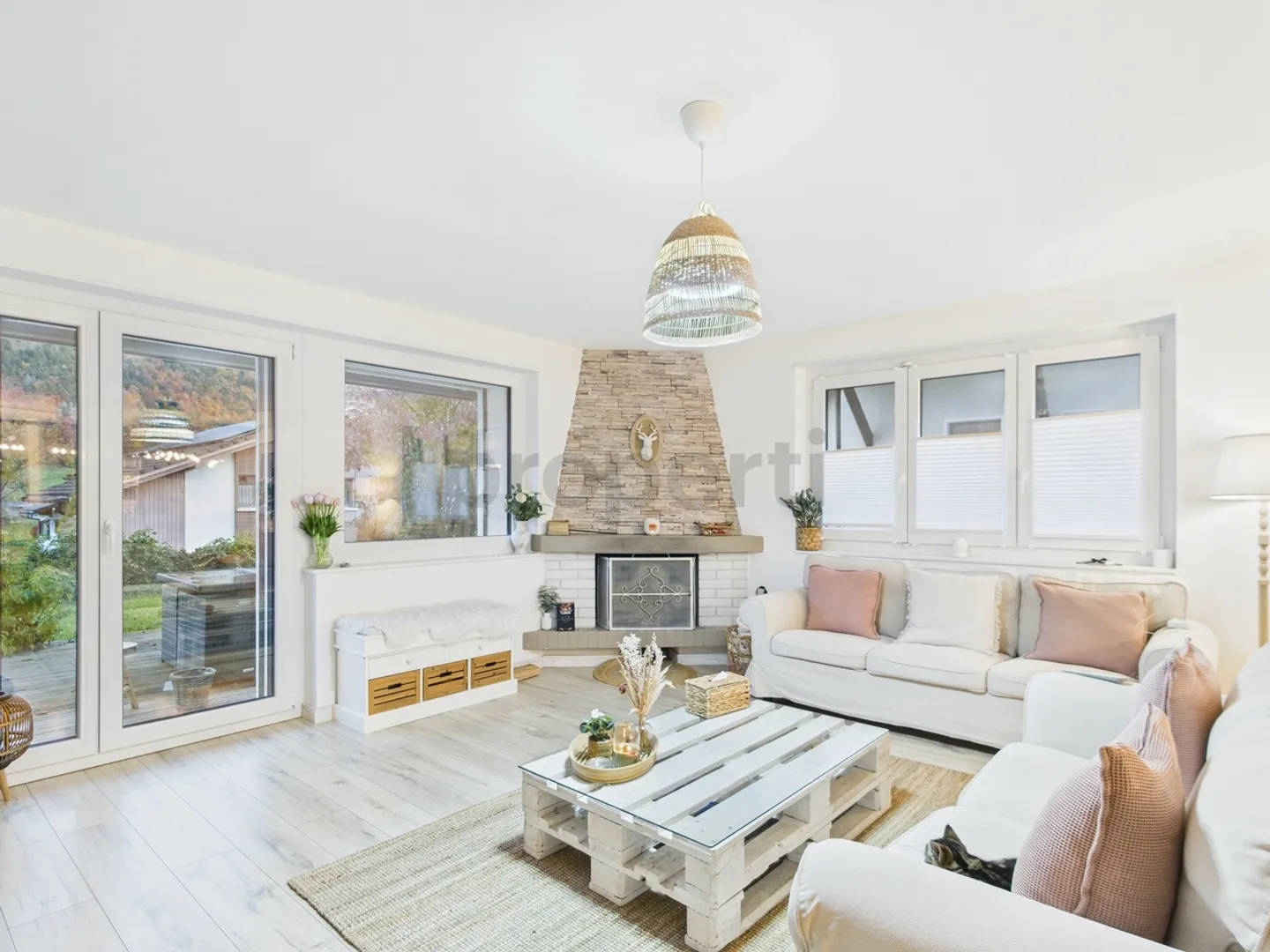 Unique family house with two independent apartments and high yield potential - Photo 2 of 9