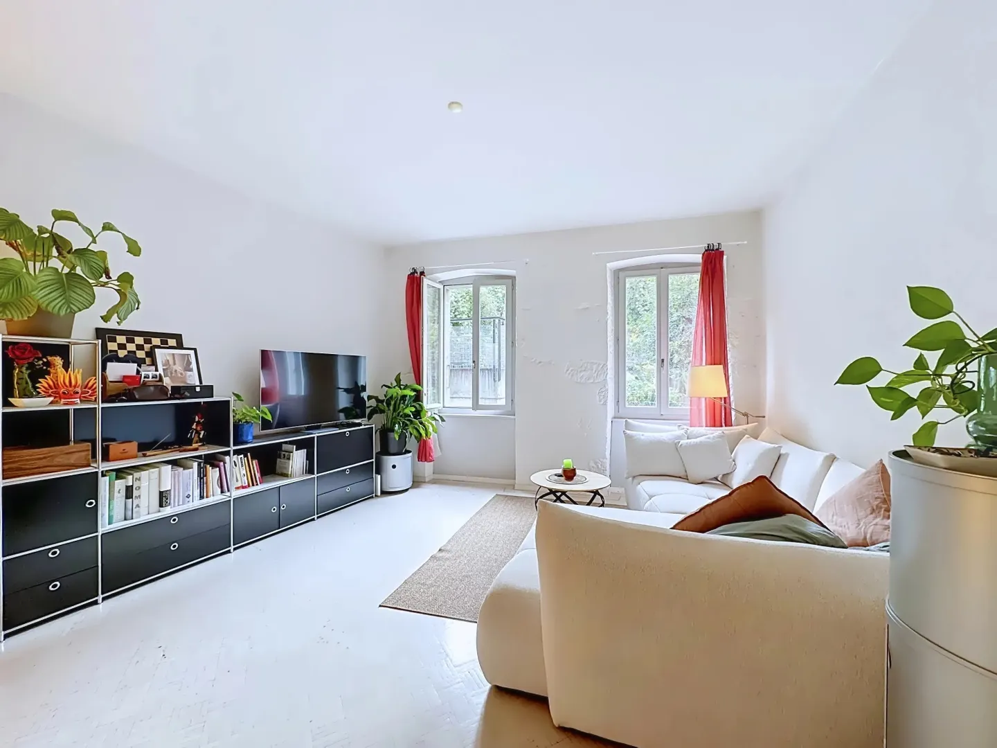 Charming Apartment in Historic Building - Photo 4 of 9