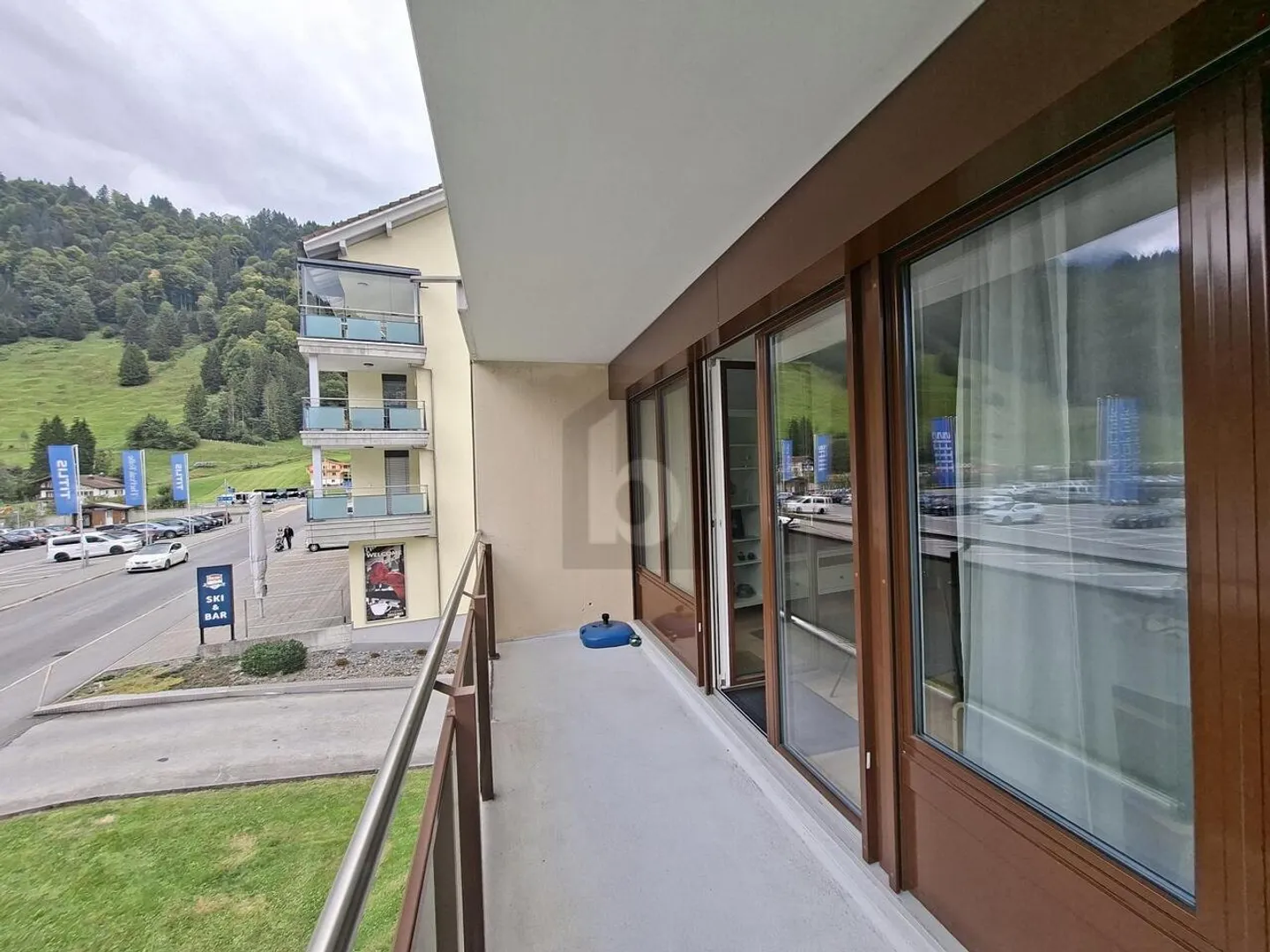 TURNKEY & MODERN, DIRECTLY AT THE SKI LIFT - Photo 2 of 6