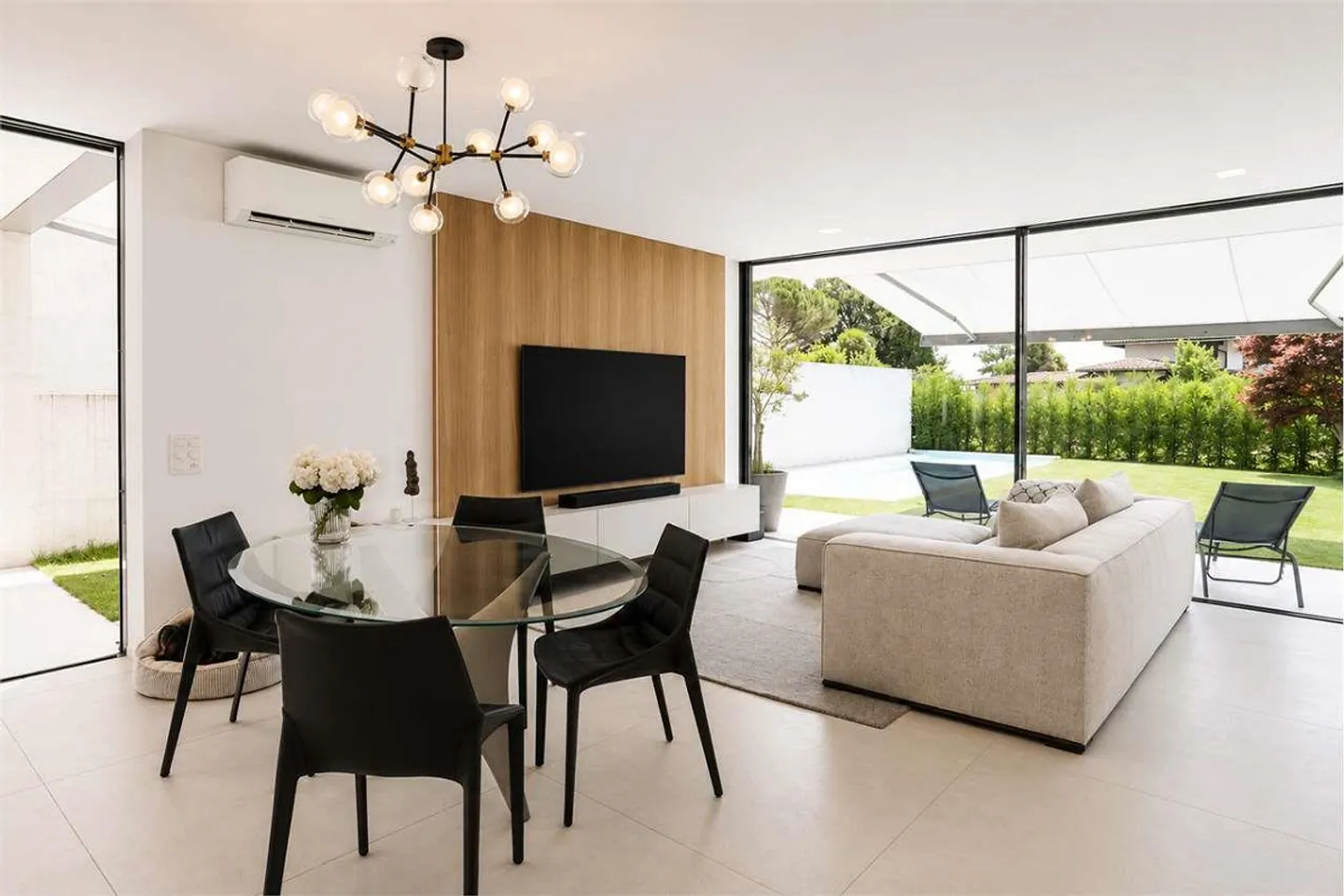 Villa avec jardin et piscine - Photo 3 sur 13